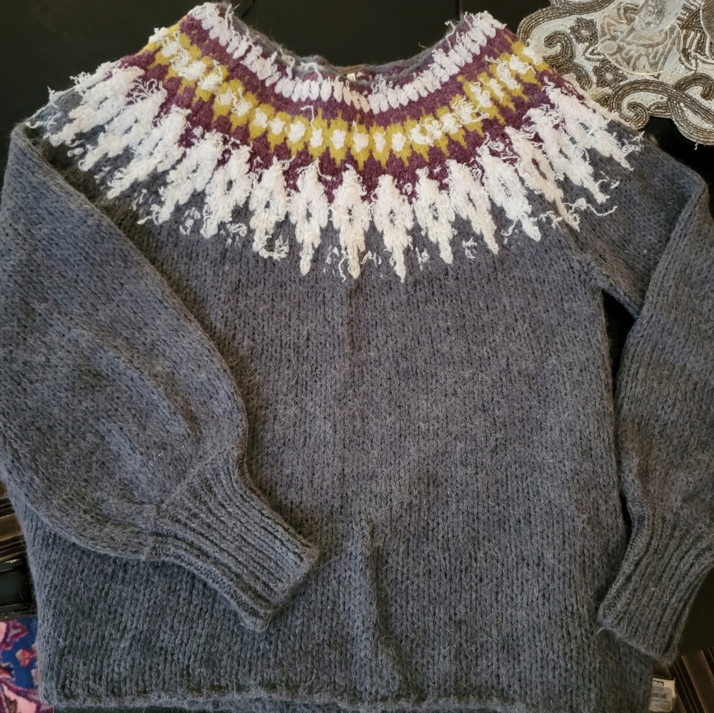 $269 FREE PEOPLE Grey, Burgundy & White Fair Isle Knit Sweater ❤️